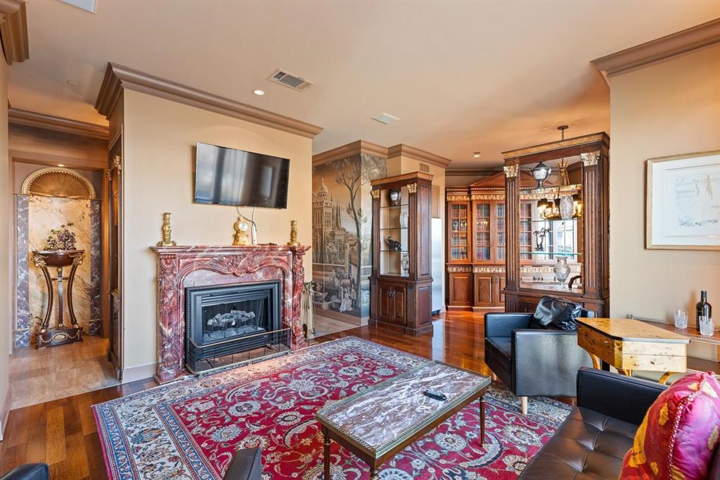 5320 E Mockingbird Lane, #L302, Dallas, TX 75206