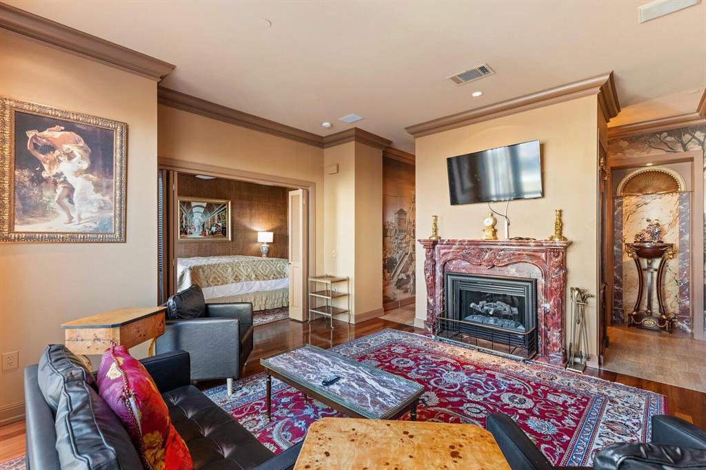 5320 E Mockingbird Lane, #L302, Dallas, TX 75206