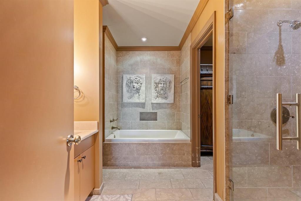 5320 E Mockingbird Lane, #L302, Dallas, TX 75206