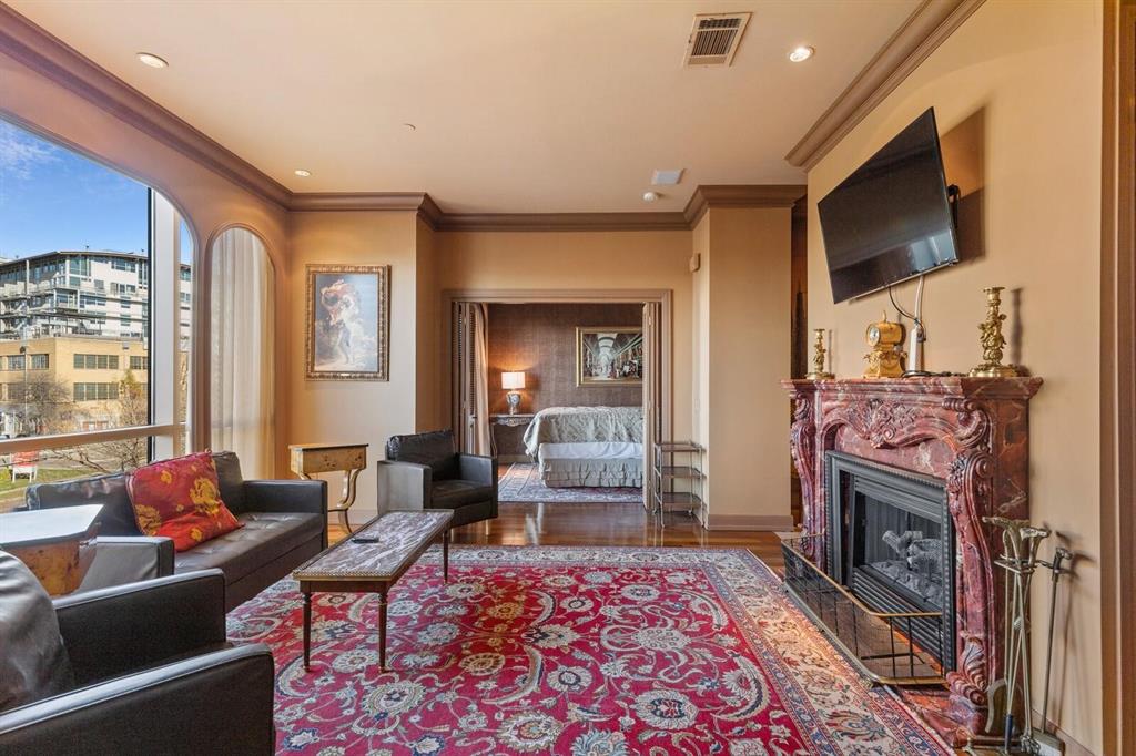 5320 E Mockingbird Lane, #L302, Dallas, TX 75206