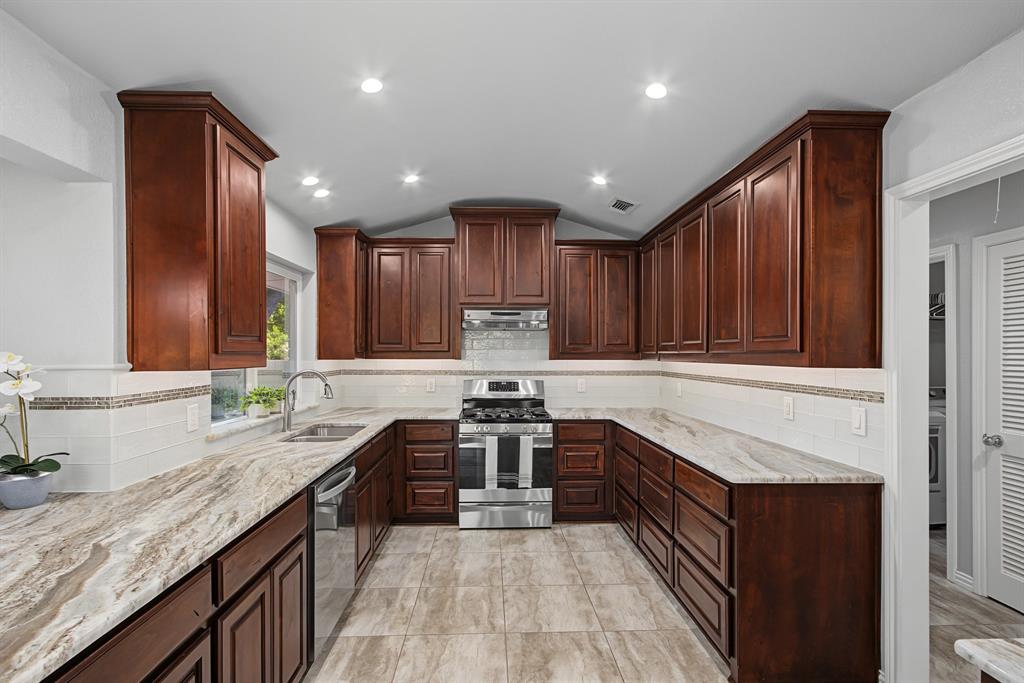 2616 Pin Oak Lane, Plano, TX 75075