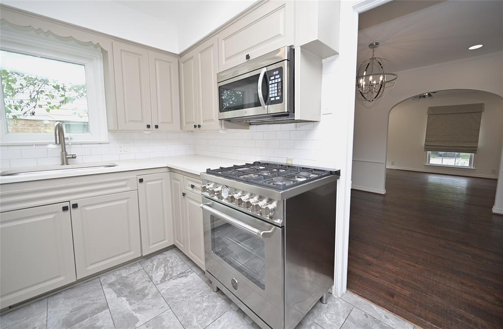 SS 5 Burner Gas range & built in microwave