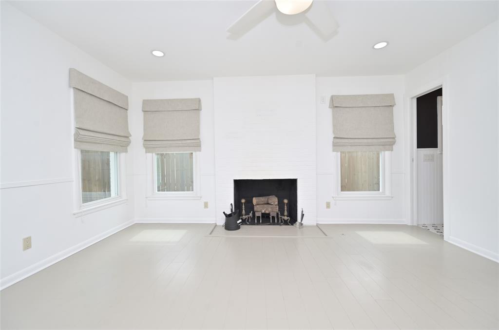 2226 Carnes Street, Dallas, TX 75208