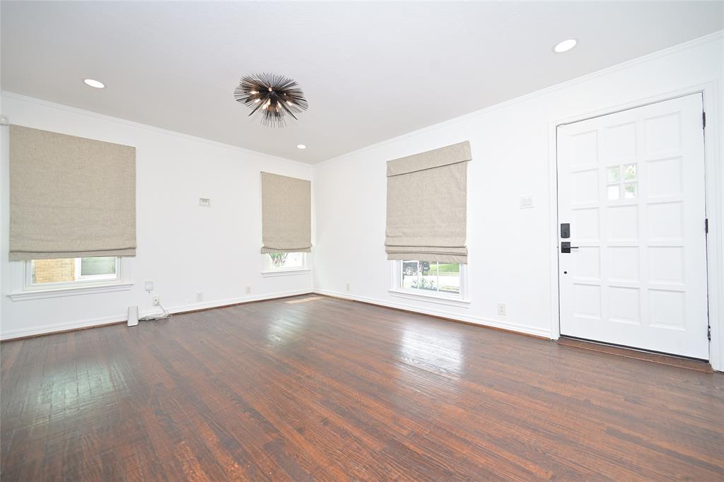 2226 Carnes Street, Dallas, TX 75208