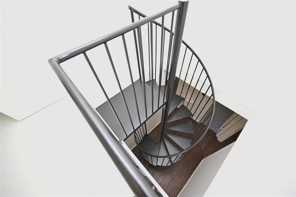 Spiral Staircase to 2nd level