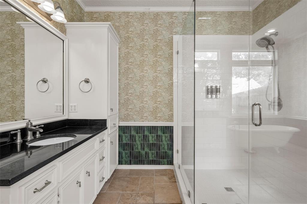 418 Riverview Drive, Woodway, TX 76712