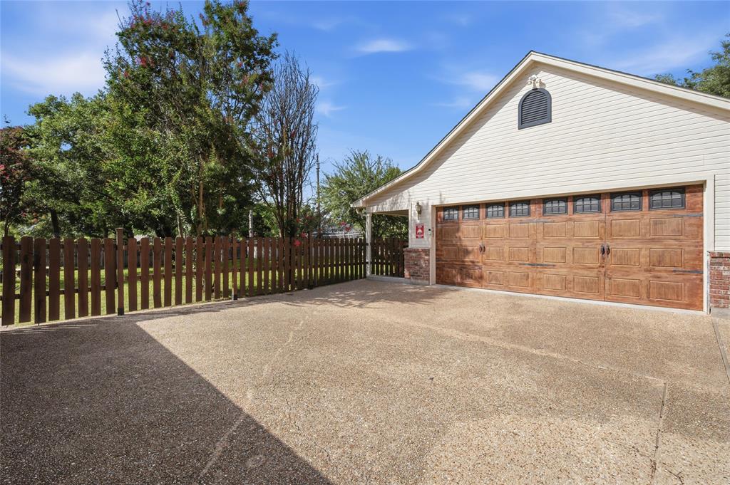 418 Riverview Drive, Woodway, TX 76712