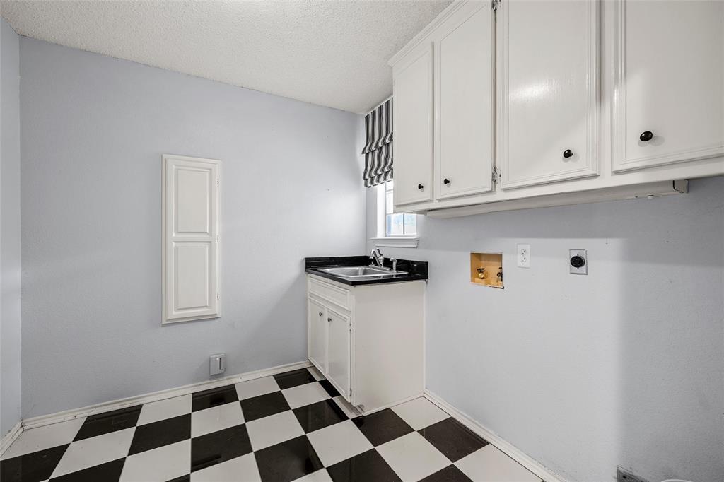 418 Riverview Drive, Woodway, TX 76712