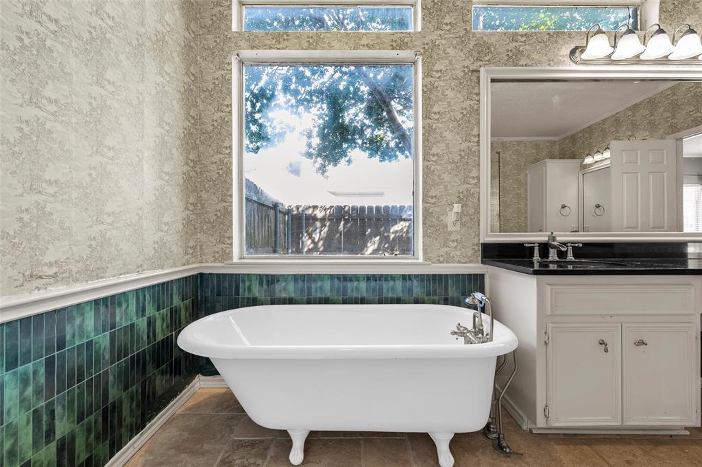 418 Riverview Drive, Woodway, TX 76712