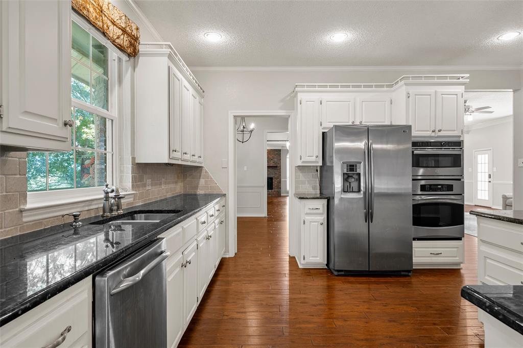 418 Riverview Drive, Woodway, TX 76712