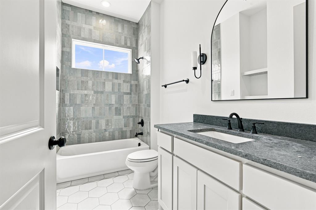 409 Garrett Way, Midlothian, TX 76065