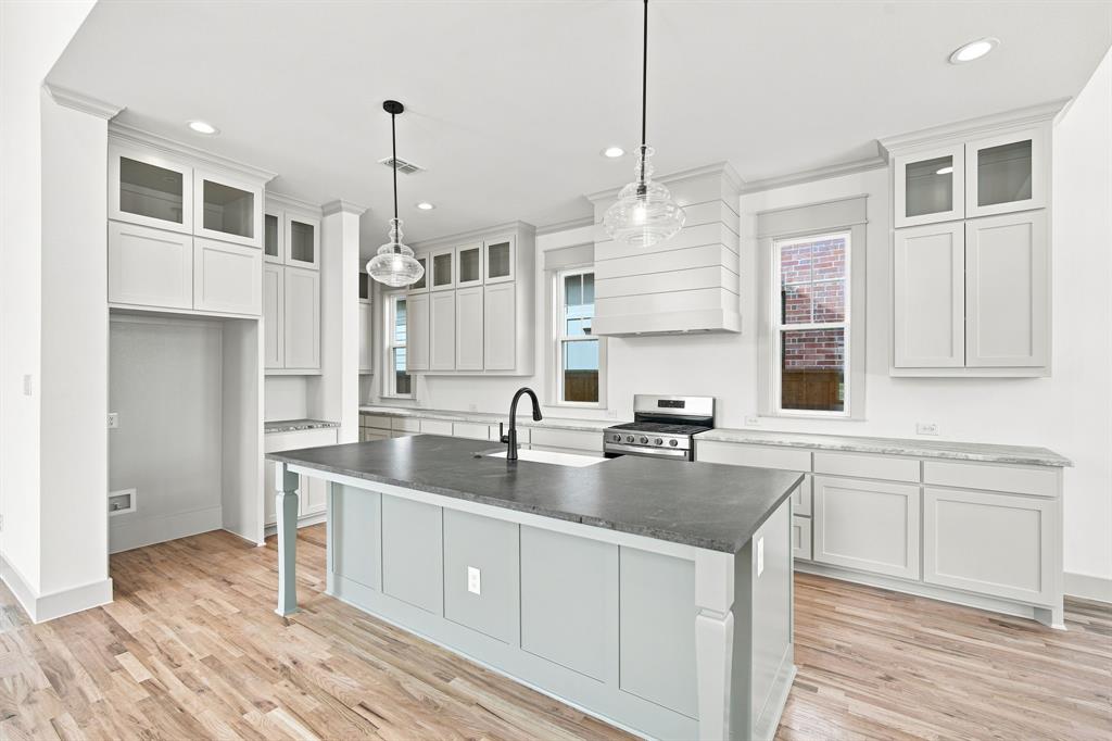 409 Garrett Way, Midlothian, TX 76065