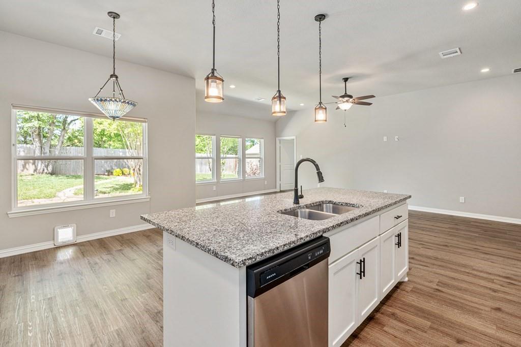 218 Skiff Drive, Gun Barrel City, TX 75156
