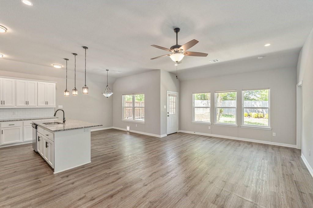 218 Skiff Drive, Gun Barrel City, TX 75156