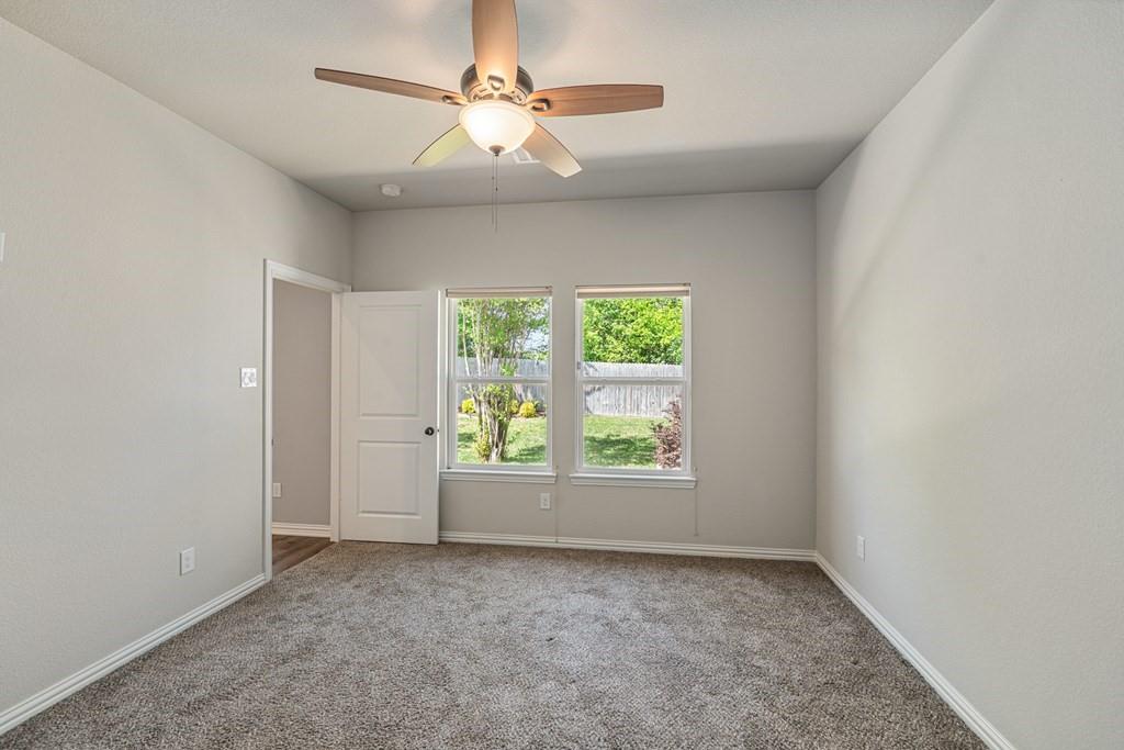 218 Skiff Drive, Gun Barrel City, TX 75156