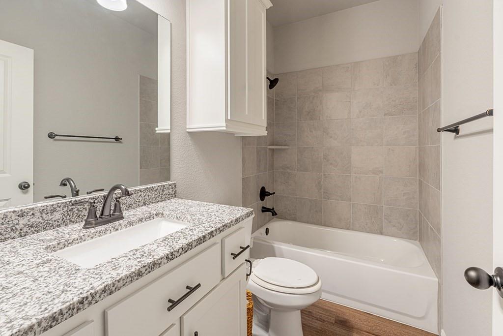 218 Skiff Drive, Gun Barrel City, TX 75156