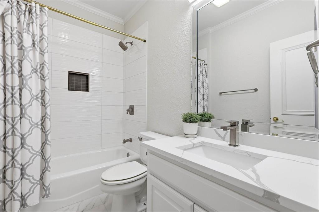 17431 Woods Edge Drive, Dallas, TX 75287