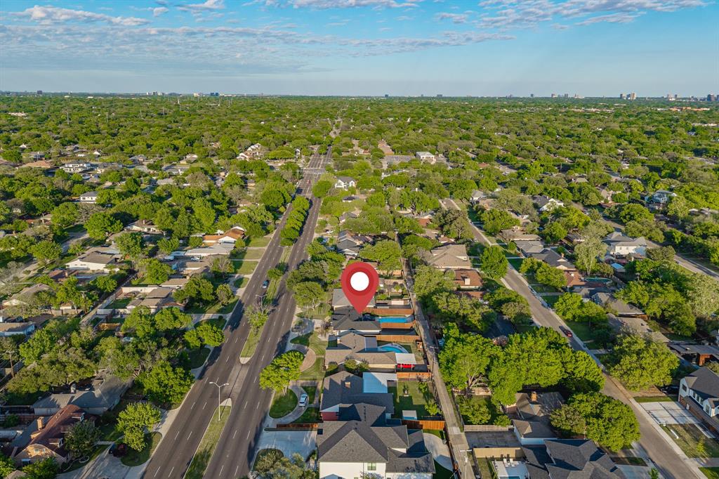 Aerial view of the neighborhood.