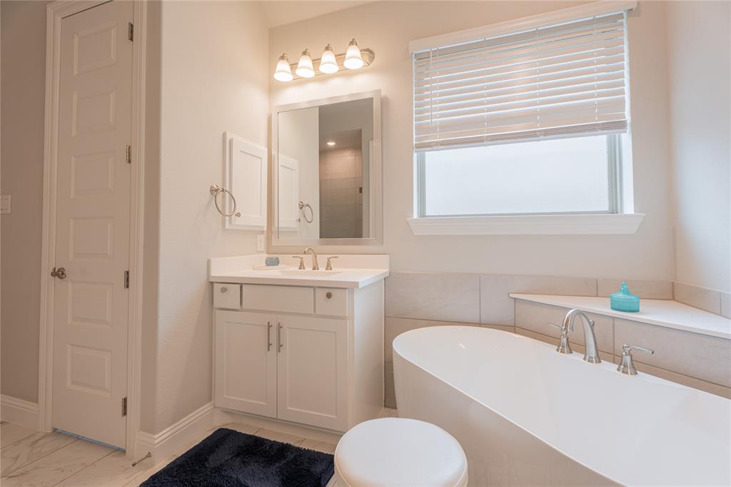 1924 Burton Hollow Way, McKinney, TX 75071