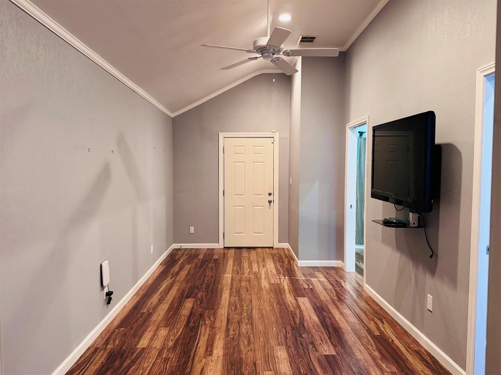 225 California Drive, Glenn Heights, TX 75154