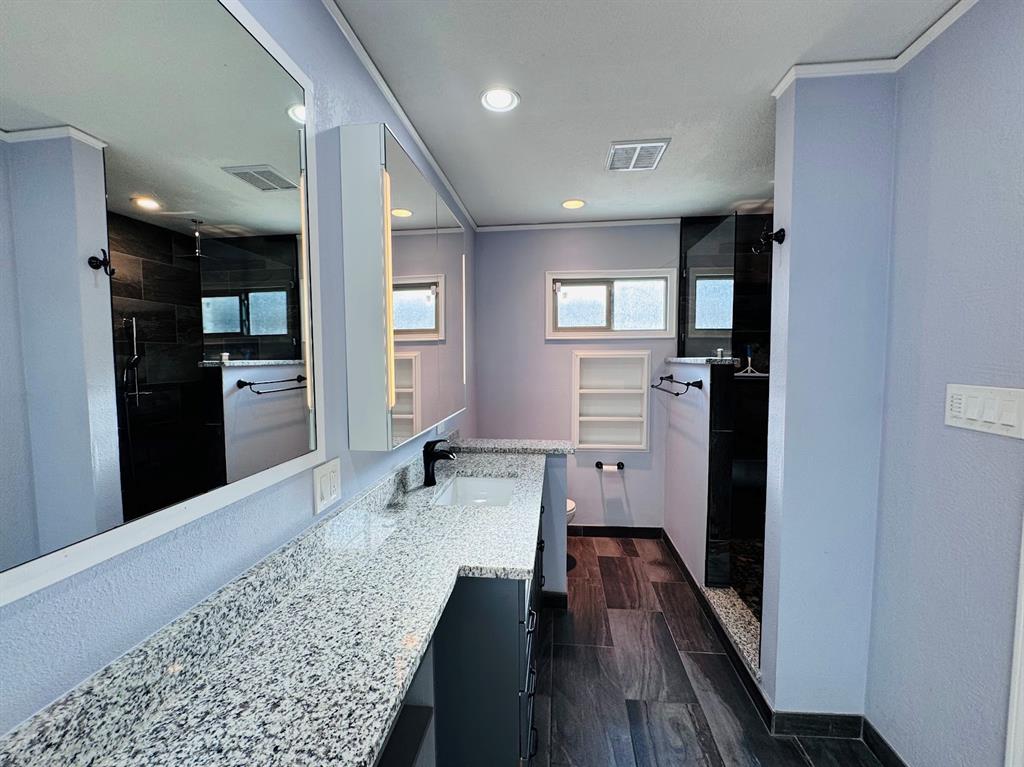 225 California Drive, Glenn Heights, TX 75154