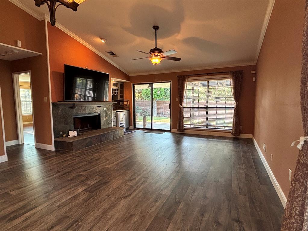 225 California Drive, Glenn Heights, TX 75154