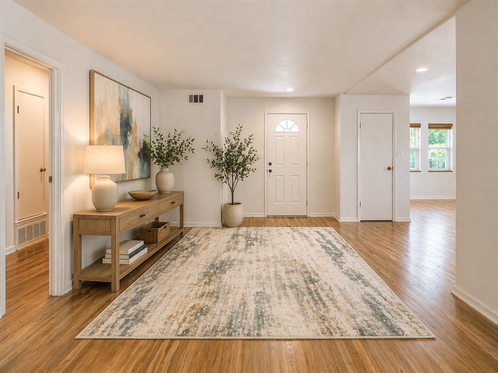 2315 Inadale Avenue, Dallas, TX 75228