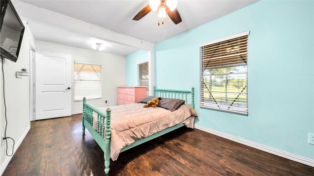 1542 W Reindeer Road, Lancaster, TX 75146