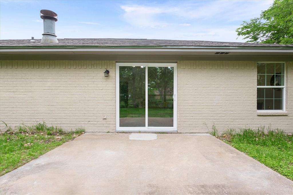 329 Applewood Lane, Hewitt, TX 76643