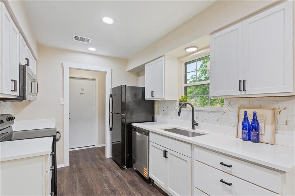 329 Applewood Lane, Hewitt, TX 76643