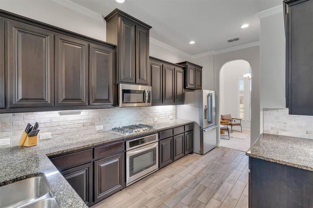 3233 Burgundy Lane, Midlothian, TX 76065