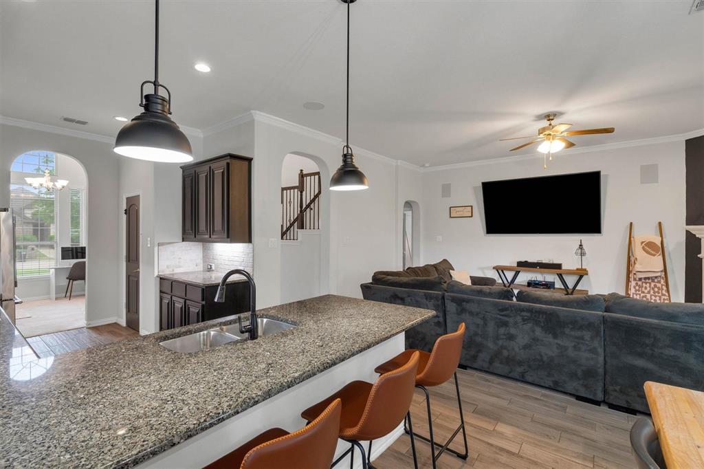 3233 Burgundy Lane, Midlothian, TX 76065