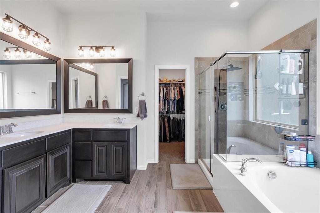 3233 Burgundy Lane, Midlothian, TX 76065