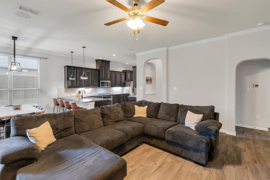 3233 Burgundy Lane, Midlothian, TX 76065