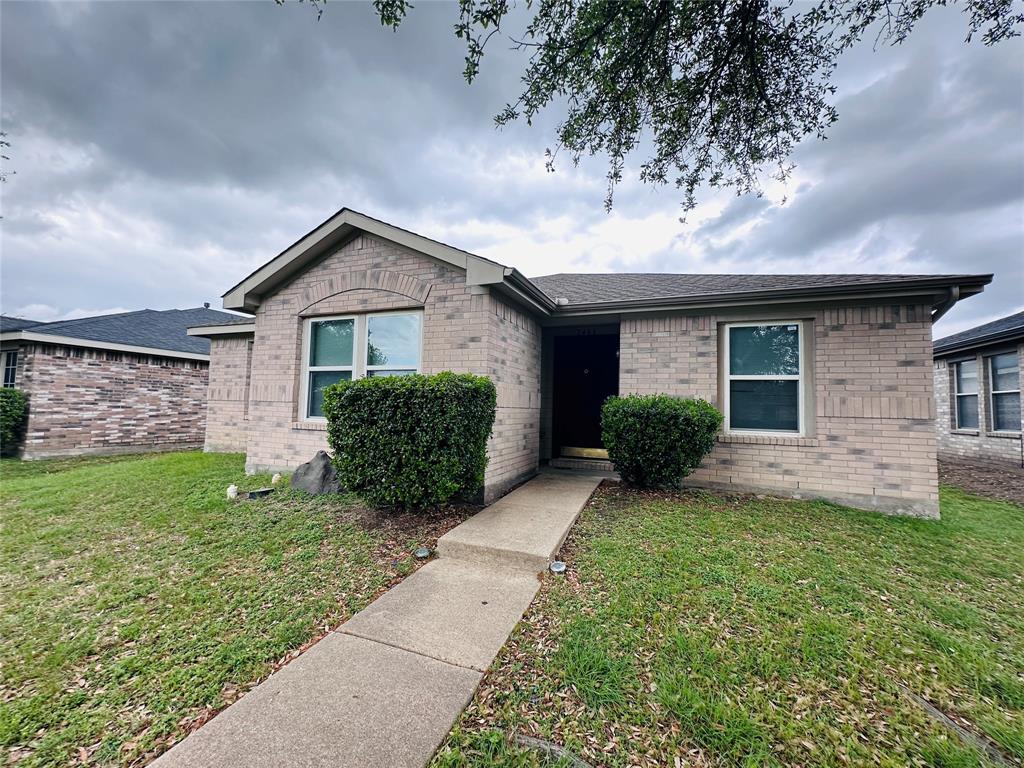 2463 Marimont Lane, Lancaster, TX 75134