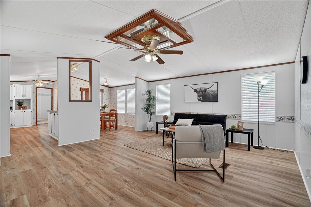 4434 Wildwood Circle, Granbury, TX 76049 4434 Wildwood Circle, Granbury, TX 76049