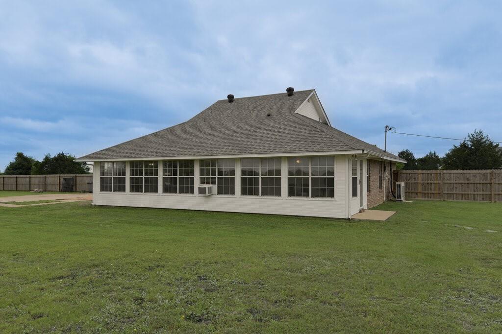 339 Meadow Lane, Red Oak, TX 75154