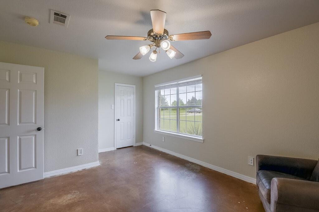 339 Meadow Lane, Red Oak, TX 75154