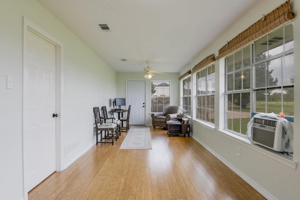 339 Meadow Lane, Red Oak, TX 75154