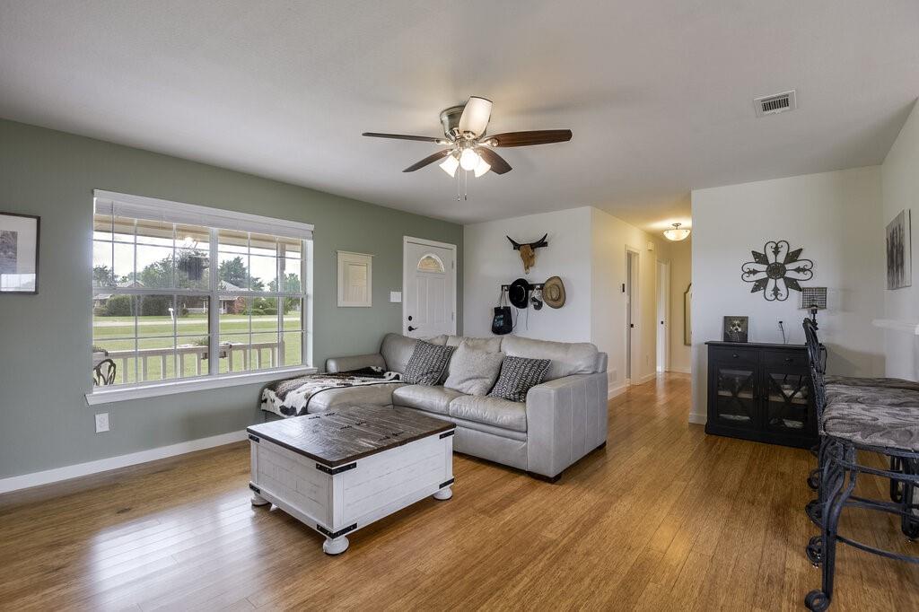 339 Meadow Lane, Red Oak, TX 75154
