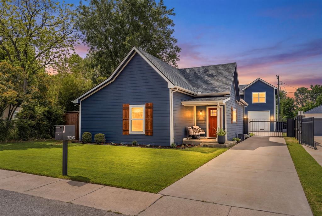 original bunglaow built in 1940 and completely remodeled in 2021 along with guest house construction