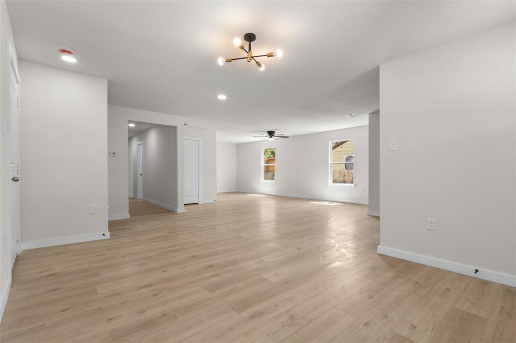 314 NW 15th Street, Grand Prairie, TX 75050