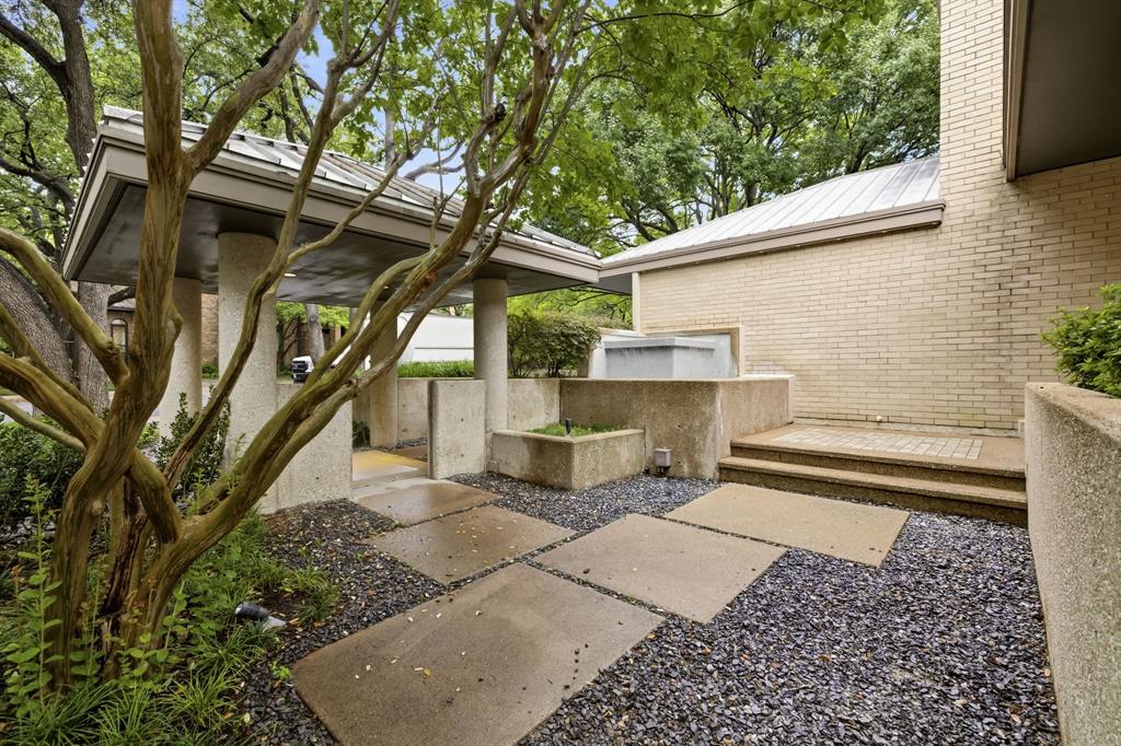 9 Hallshire Court, Dallas, TX 75225