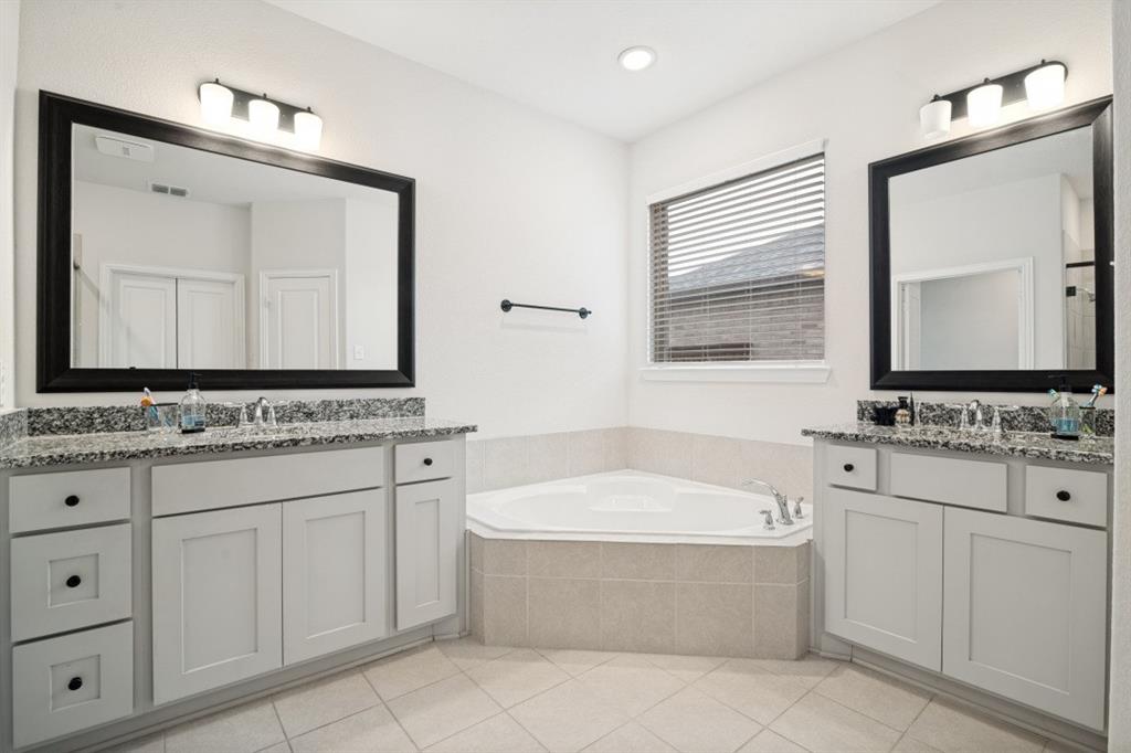 852 Vineyard Way, Forney, TX 75126