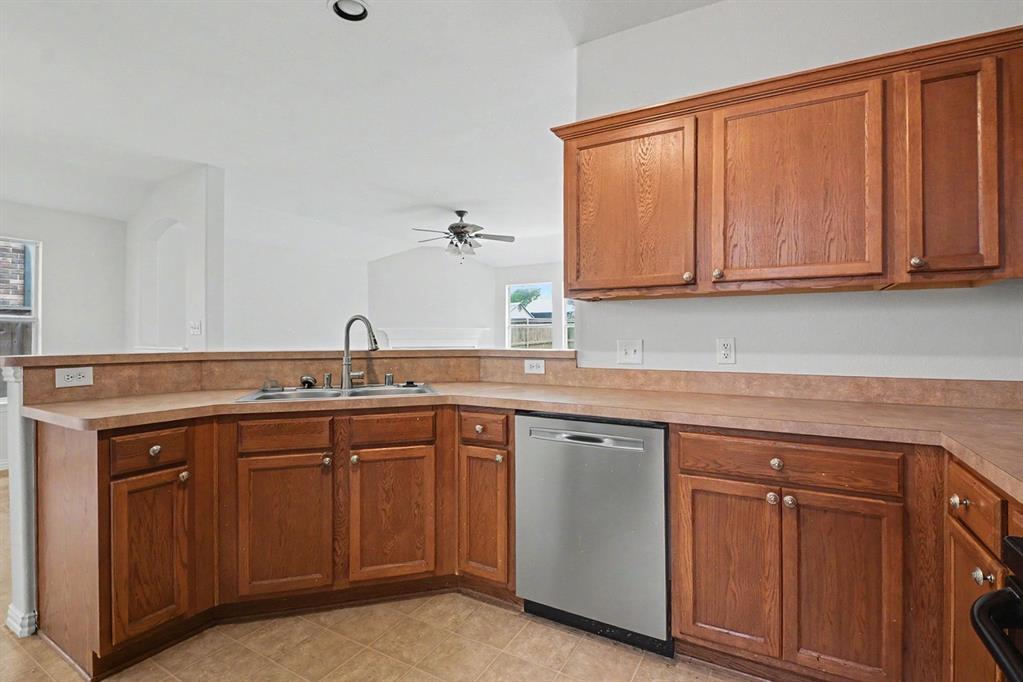 505 Creekside Drive, Princeton, TX 75407