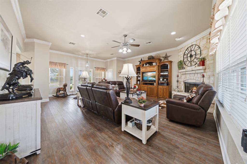 883 N Speegleville Road, Woodway, TX 76712