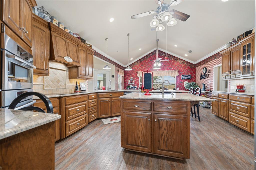 883 N Speegleville Road, Woodway, TX 76712