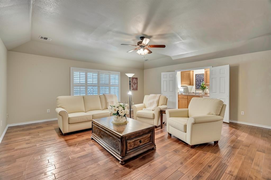 staged with ai. so much room and possibilities!