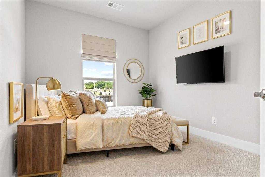 8517 Del Rio bed 2 Bayside (11) 8517 Del Rio bed 2 Bayside (11)