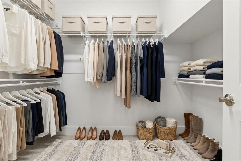 8517 Del Rio primary closet Bayside (5)